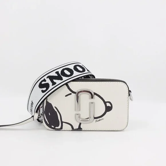 Marc Jacobs x Peanuts Snoopy The Snapshot Logo Plaque Crossbody Bag White OS - Picture 2 of 14